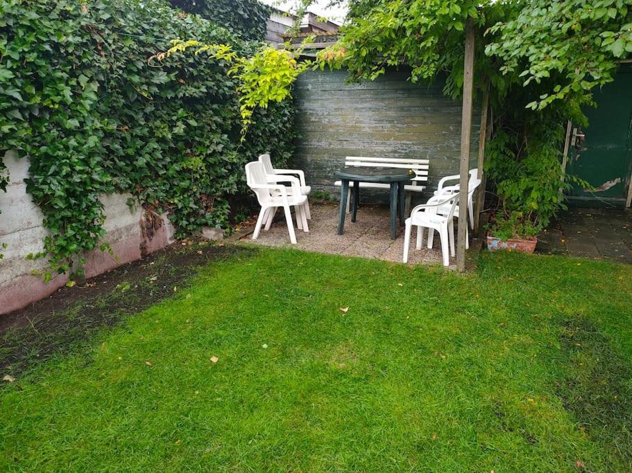 House With Garden In The Center Close To The Sea And Amsterdam Holiday home Beverwijk